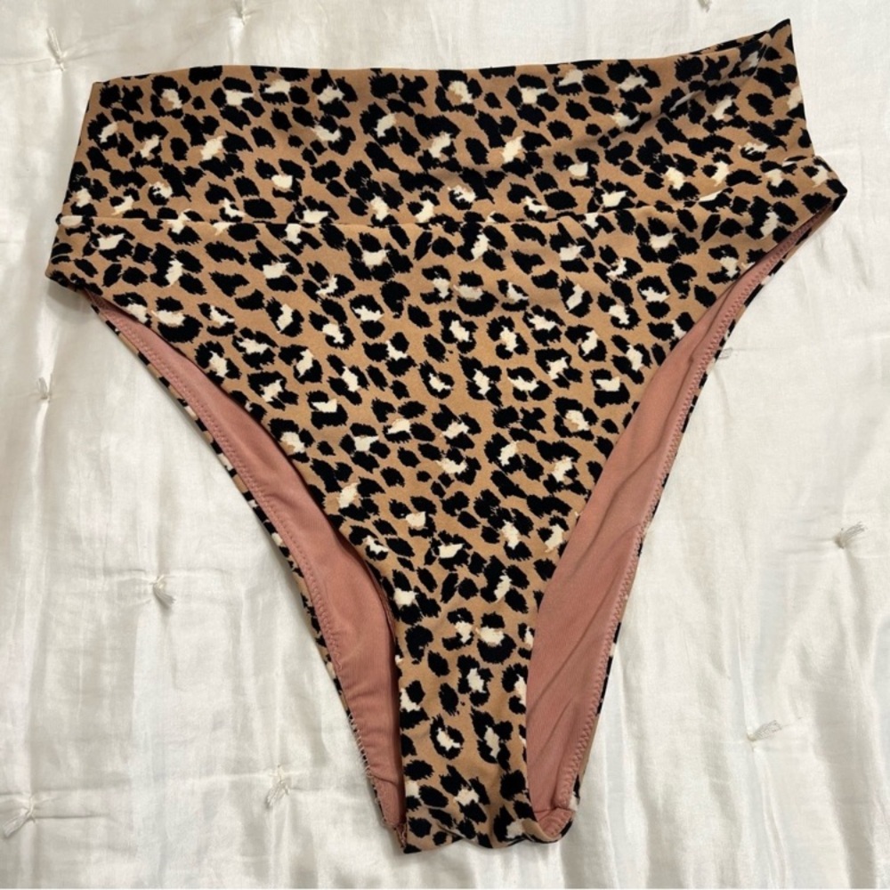 Leopard bikini bottoms M